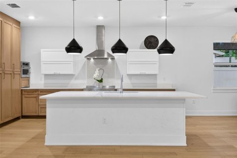 Casa en venta en Tampa, Florida, 5 dormitorios, 287.53 m2 № 2259034 - foto 9