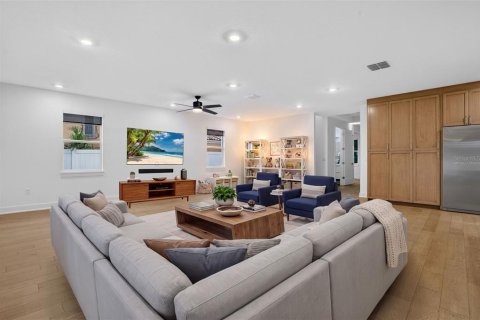 Casa en venta en Tampa, Florida, 5 dormitorios, 287.53 m2 № 2259034 - foto 5