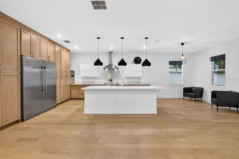 Casa en venta en Tampa, Florida, 5 dormitorios, 287.53 m2 № 2259034 - foto 8
