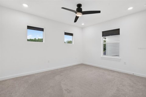 Casa en venta en Tampa, Florida, 5 dormitorios, 287.53 m2 № 2259034 - foto 28