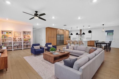 Casa en venta en Tampa, Florida, 5 dormitorios, 287.53 m2 № 2259034 - foto 6