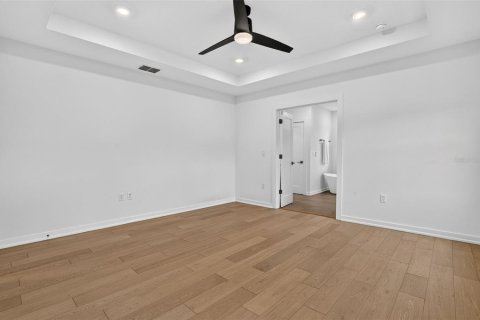 Casa en venta en Tampa, Florida, 5 dormitorios, 287.53 m2 № 2259034 - foto 18