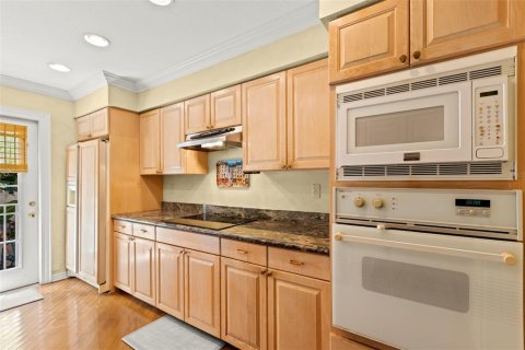 House in Saint Petersburg, Florida 3 bedrooms, 219.62 sq.m. № 1911352 - photo 15