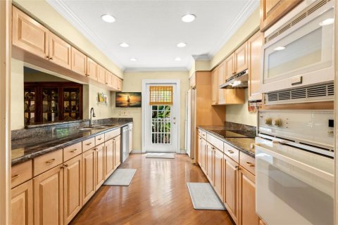 House in Saint Petersburg, Florida 3 bedrooms, 219.62 sq.m. № 1911352 - photo 13