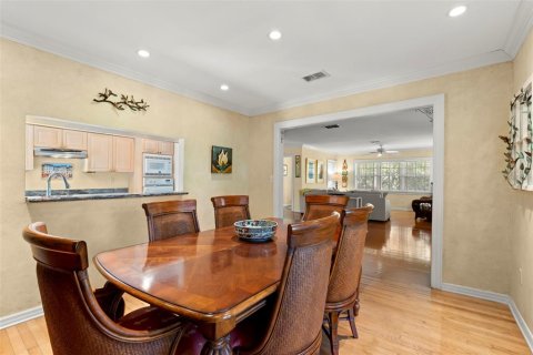 House in Saint Petersburg, Florida 3 bedrooms, 219.62 sq.m. № 1911352 - photo 17