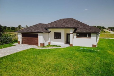 Villa ou maison à Lehigh Acres, Floride 3 chambres № 2040050