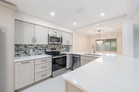 Touwnhouse à vendre à Orlando, Floride: 3 chambres, 161.84 m2 № 2224922 - photo 5