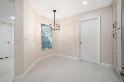 Touwnhouse à vendre à Orlando, Floride: 3 chambres, 161.84 m2 № 2224922 - photo 7