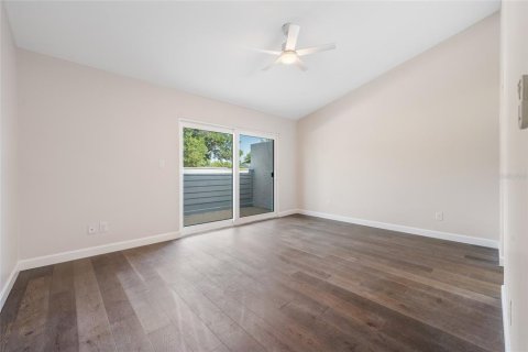 Touwnhouse à vendre à Orlando, Floride: 3 chambres, 161.84 m2 № 2224922 - photo 13