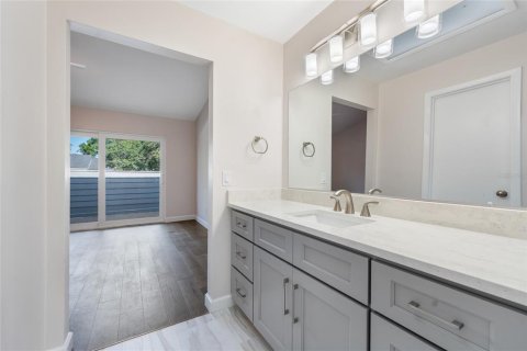 Touwnhouse à vendre à Orlando, Floride: 3 chambres, 161.84 m2 № 2224922 - photo 16