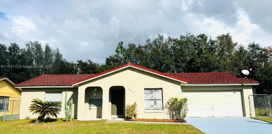 Casa en Kissimmee, Florida 3 dormitorios, 158.49 m2 № 1861044