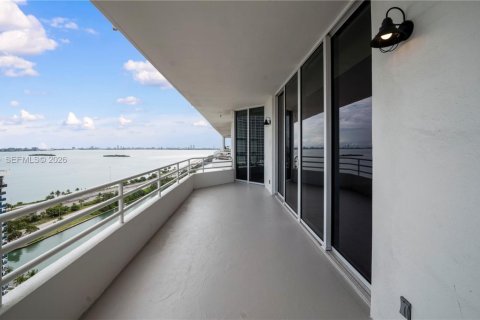 Apartment in Miami, Florida 2 bedrooms, 119.94 sq.m. № 2066999 - photo 17