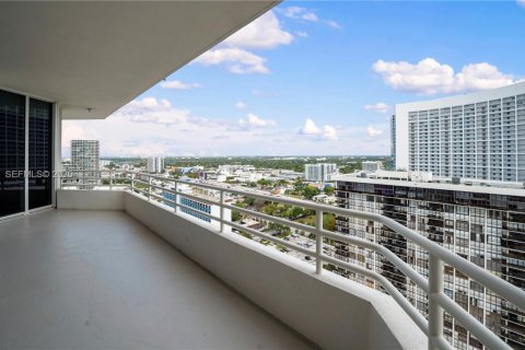 Apartment in Miami, Florida 2 bedrooms, 119.94 sq.m. № 2066999 - photo 15