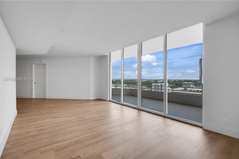 Apartment in Miami, Florida 2 bedrooms, 119.94 sq.m. № 2066999 - photo 12