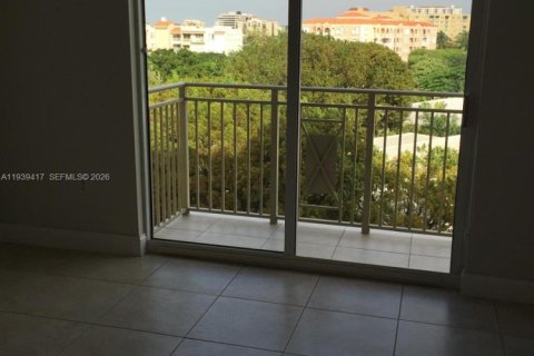 Copropriété à louer à Coral Gables, Floride: 2 chambres, 96.34 m2 № 1998334 - photo 4