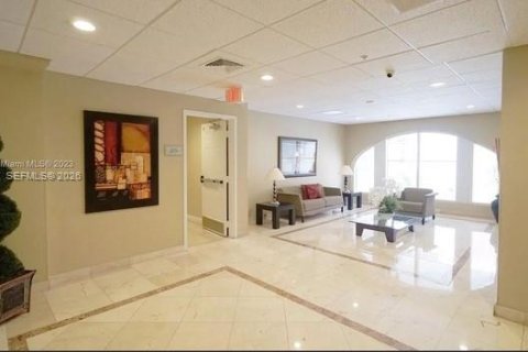 Copropriété à louer à Coral Gables, Floride: 2 chambres, 96.34 m2 № 1998334 - photo 15