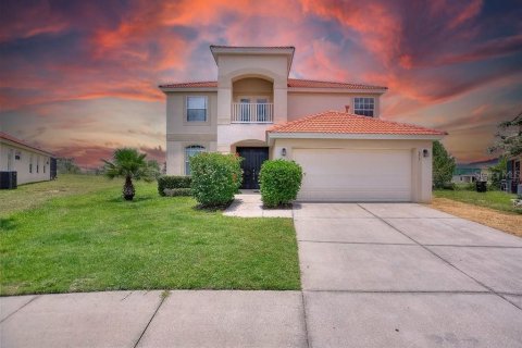 House in Davenport, Florida 5 bedrooms, 277.22 sq.m. № 1218563 - photo 1