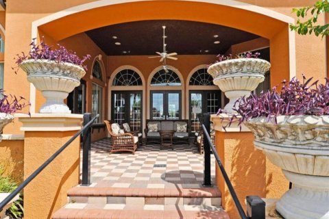 House in Davenport, Florida 5 bedrooms, 277.22 sq.m. № 1218563 - photo 22