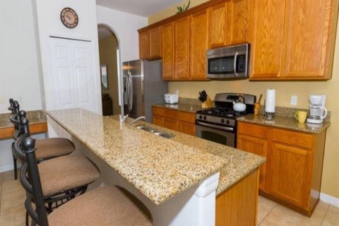 House in Davenport, Florida 5 bedrooms, 277.22 sq.m. № 1218563 - photo 8