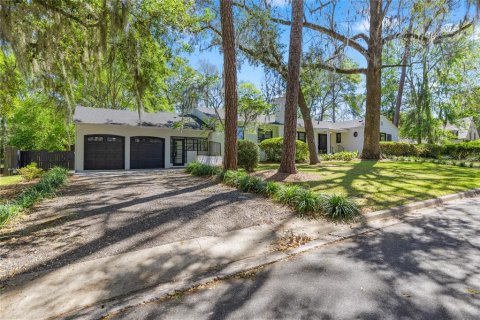 House in Gainesville, Florida 3 bedrooms, 208.38 sq.m. № 1589700 - photo 25
