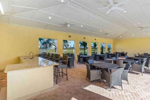 House in Bradenton, Florida 4 bedrooms, 307.79 sq.m. № 1665842 - photo 25