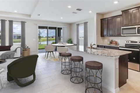 House in Bradenton, Florida 4 bedrooms, 307.79 sq.m. № 1665842 - photo 3
