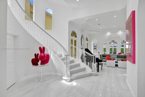 Villa ou maison à louer à Aventura, Floride: 5 chambres, 615.38 m2 № 2014731 - photo 19