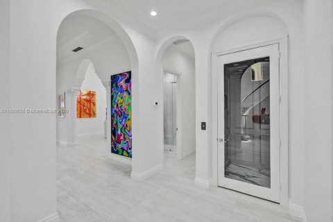Villa ou maison à louer à Aventura, Floride: 5 chambres, 615.38 m2 № 2014731 - photo 21
