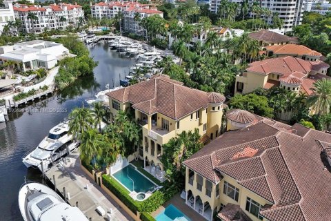Villa ou maison à louer à Aventura, Floride: 5 chambres, 615.38 m2 № 2014731 - photo 9