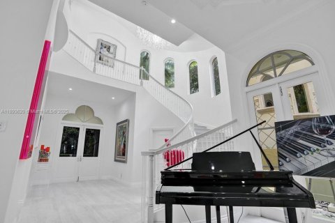 Villa ou maison à louer à Aventura, Floride: 5 chambres, 615.38 m2 № 2014731 - photo 26