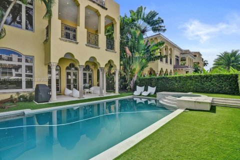 Villa ou maison à louer à Aventura, Floride: 5 chambres, 615.38 m2 № 2014731 - photo 2