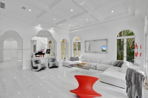 Villa ou maison à louer à Aventura, Floride: 5 chambres, 615.38 m2 № 2014731 - photo 30