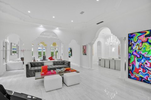 Villa ou maison à louer à Aventura, Floride: 5 chambres, 615.38 m2 № 2014731 - photo 22