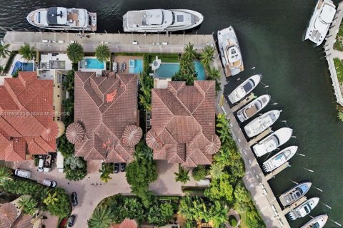 Villa ou maison à louer à Aventura, Floride: 5 chambres, 615.38 m2 № 2014731 - photo 14