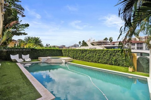 Villa ou maison à louer à Aventura, Floride: 5 chambres, 615.38 m2 № 2014731 - photo 5