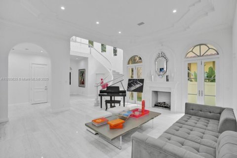 Villa ou maison à louer à Aventura, Floride: 5 chambres, 615.38 m2 № 2014731 - photo 24