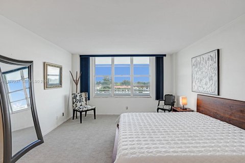 Condominio en venta en Miami Beach, Florida, 2 dormitorios, 180.23 m2 № 2049913 - foto 18