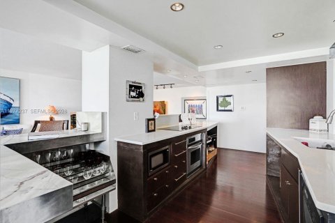 Condominio en venta en Miami Beach, Florida, 2 dormitorios, 180.23 m2 № 2049913 - foto 8