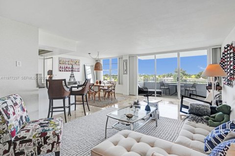 Condominio en venta en Miami Beach, Florida, 2 dormitorios, 180.23 m2 № 2049913 - foto 12