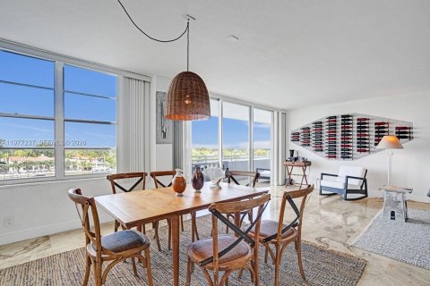 Condominio en venta en Miami Beach, Florida, 2 dormitorios, 180.23 m2 № 2049913 - foto 15