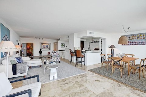 Condominio en venta en Miami Beach, Florida, 2 dormitorios, 180.23 m2 № 2049913 - foto 14