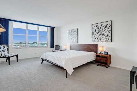 Condominio en venta en Miami Beach, Florida, 2 dormitorios, 180.23 m2 № 2049913 - foto 19