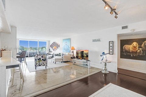 Condominio en venta en Miami Beach, Florida, 2 dormitorios, 180.23 m2 № 2049913 - foto 9