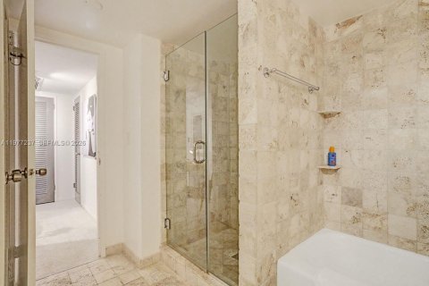 Condominio en venta en Miami Beach, Florida, 2 dormitorios, 180.23 m2 № 2049913 - foto 22
