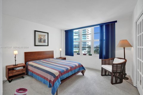 Condominio en venta en Miami Beach, Florida, 2 dormitorios, 180.23 m2 № 2049913 - foto 23