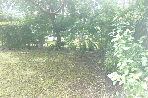 Villa ou maison à vendre à Miami Gardens, Floride: 3 chambres, 111.48 m2 № 1925445 - photo 24