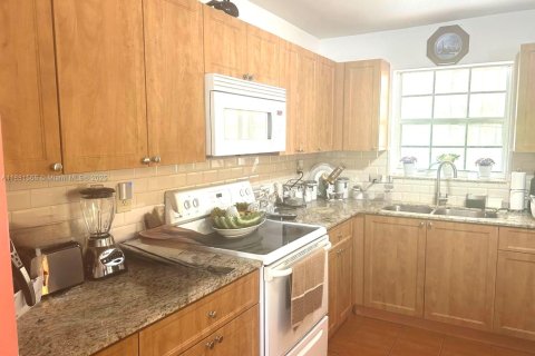 Villa ou maison à vendre à Miami Gardens, Floride: 3 chambres, 111.48 m2 № 1925445 - photo 3