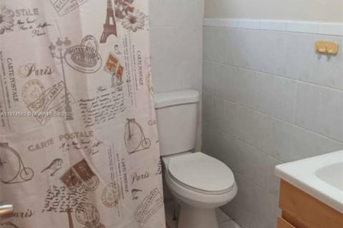 Immobilier commercial à vendre à Miami, Floride: 144.28 m2 № 1928921 - photo 15