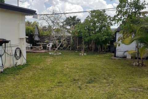 Immobilier commercial à vendre à Miami, Floride: 144.28 m2 № 1928921 - photo 11