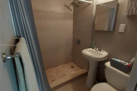 Immobilier commercial à vendre à Miami, Floride: 144.28 m2 № 1928921 - photo 10